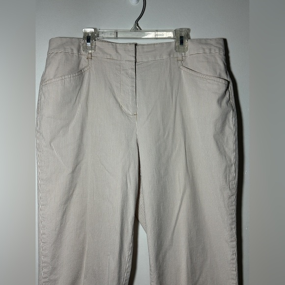 Talbots Woman’s Seersucker Size 14 Stretch Tan White Striped Pants - Picture 2 of 8